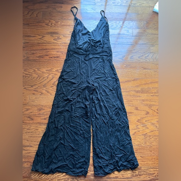 JustFab Sleek Black Jumpsuit Size L - Picture 2 of 8